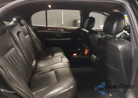 2010 Lincoln Town Car Executive L from USA, damaged, VIN 2LNBL8EV7AX610379